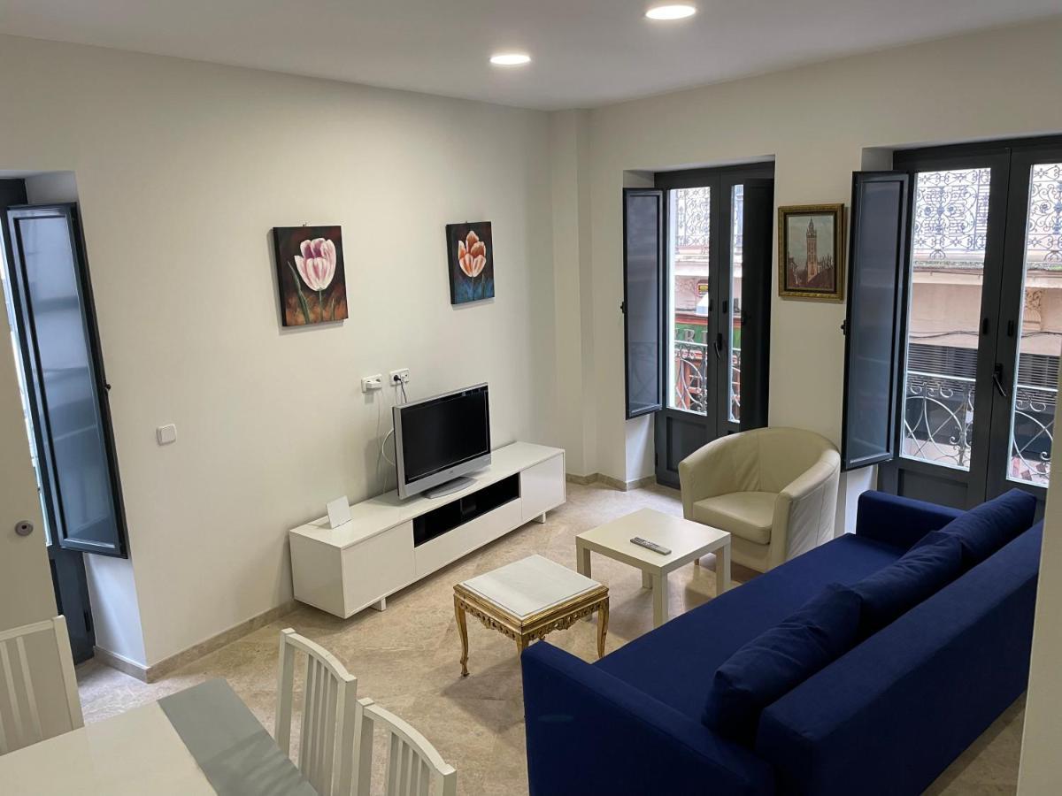 Petit Sagasta Apartamentos-Sagasta Севилья Экстерьер фото