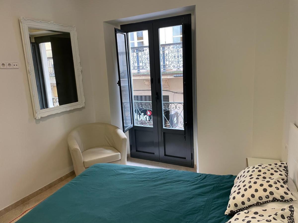 Petit Sagasta Apartamentos-Sagasta Севилья Экстерьер фото